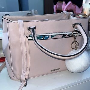 Very good condition Nine West baby pink crossbody purse !